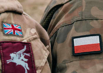Gran Bretaña y Polonia sellan un acuerdo militar ante el temor por una Rusia “cada vez más agresiva”