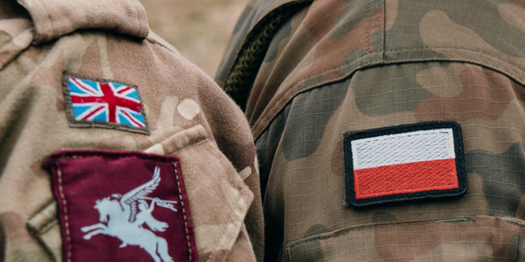Gran Bretaña y Polonia sellan un acuerdo militar ante el temor por una Rusia “cada vez más agresiva”