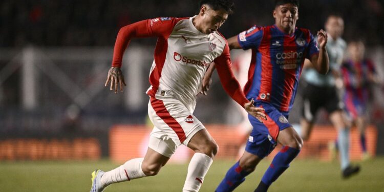 Independiente ganó un duelo directo ante San Lorenzo y ambos se metieron en los playoffs