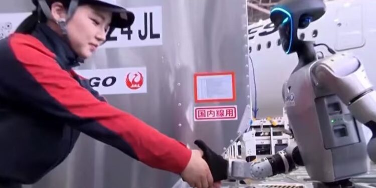 Japan Airlines despliega una flota de robots humanoides para operaciones en pista