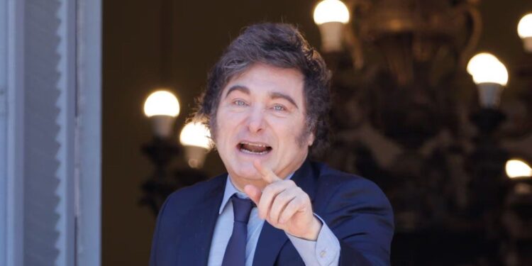 Javier Milei redobló sus críticas a la prensa, pero aseguró: “Nunca hubo tanta libertad de expresión como hoy”