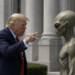 La Casa Blanca comparó a migrantes indocumentados con “aliens” y lanzó una web para denunciarlos