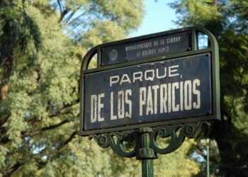 La Ciudad de Buenos Aires lanzó un concurso masivo para privatizar espacios en 16 parques y plazas porteñas