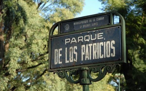 La Ciudad de Buenos Aires lanzó un concurso masivo para privatizar espacios en 16 parques y plazas porteñas