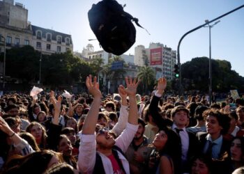 La Plaza universitaria habló: «La libertad no empieza por el mercado, empieza por el aula»
