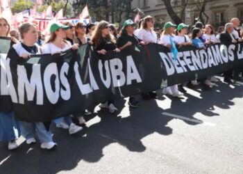 Marcha Federal Universitaria en VIVO: cuáles son los principales reclamos y a qué hora es el acto central