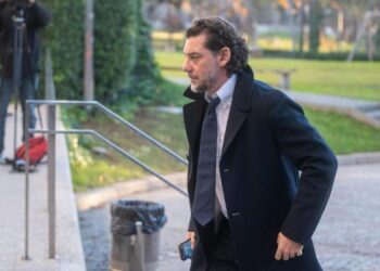 Muerte del fundador de Mango: un viaje, una relación tensa y otros indicios que apuntan las sospechas contra su hijo