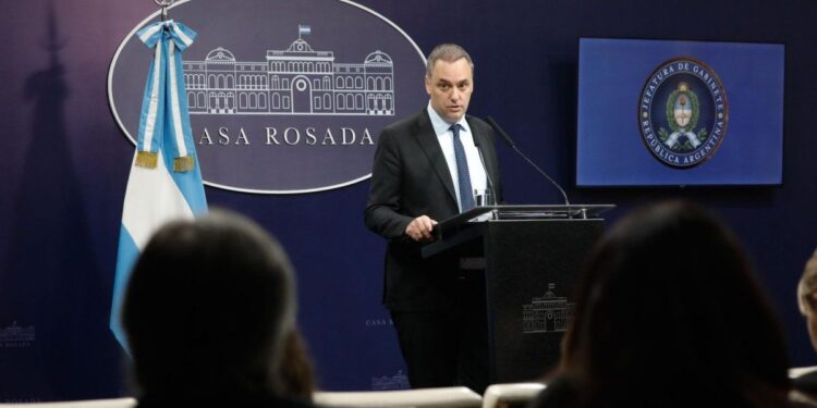 Nuevos gastos de Manuel Adorni bajo la lupa: reconstruyen gastos mensuales por hasta u$s20.000