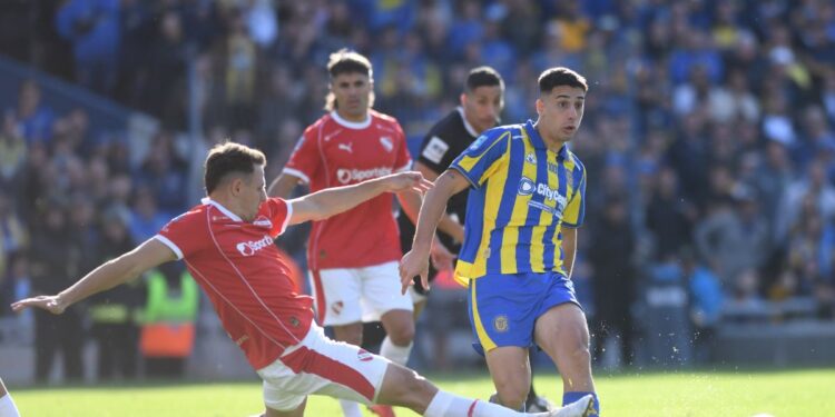 Rosario Central reaccionó ante Independiente, ganó en Arroyito y avanzó a cuartos
