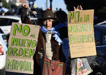 Sander van den Linden: “No podemos etiquetar de ‘negacionista’ a todo aquel que cuestiona la ciencia”