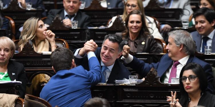 Sesión redonda para el Gobierno en Diputados: acotó el alcance del régimen de zona fría después de aprobar la ley Hojarasca