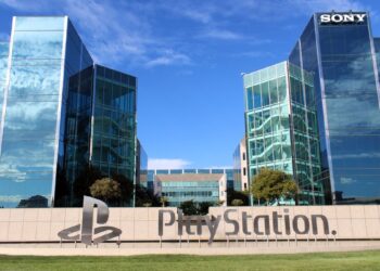Sony prevé una caída de ventas en su división de juegos ante el aumento de los precios de los chips de memoria