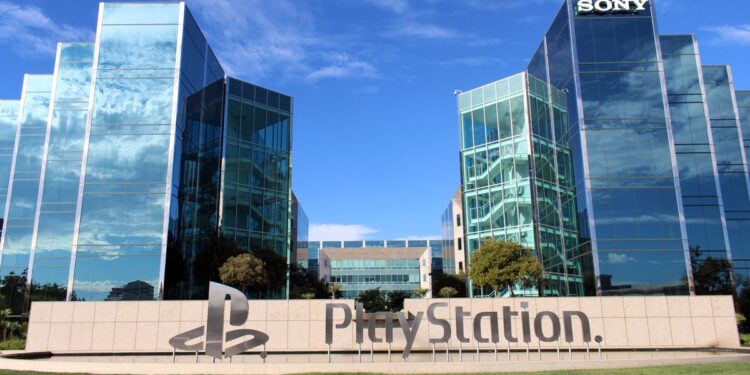 Sony prevé una caída de ventas en su división de juegos ante el aumento de los precios de los chips de memoria
