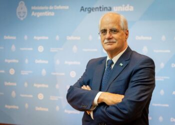 Taiana pide suspender la licitación de la Hidrovía por denuncias de irregularidades