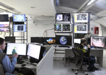 Tras el despido de 140 trabajadores, la mitad de las estaciones del Servicio Meteorológico no hará observaciones nocturnas