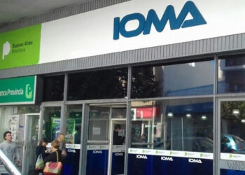 Tras la Marcha Federal, el Gobierno atacó a IOMA y Kreplak respondió: «No tienen respuestas serias para la salud”