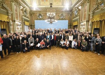 «Una catástrofe»: Kicillof se reunió con intendentes y describió el impacto del ajuste mileísta en el sistema de salud
