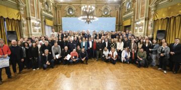 «Una catástrofe»: Kicillof se reunió con intendentes y describió el impacto del ajuste mileísta en el sistema de salud