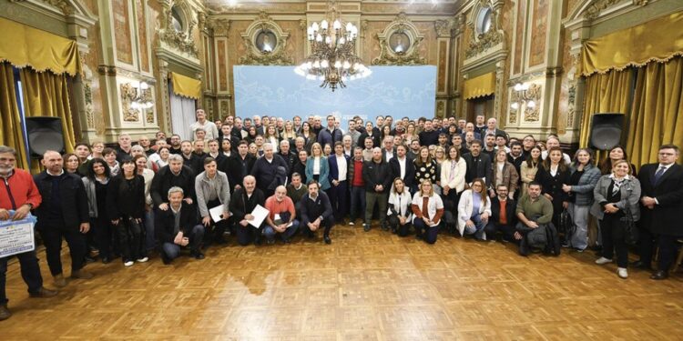 «Una catástrofe»: Kicillof se reunió con intendentes y describió el impacto del ajuste mileísta en el sistema de salud