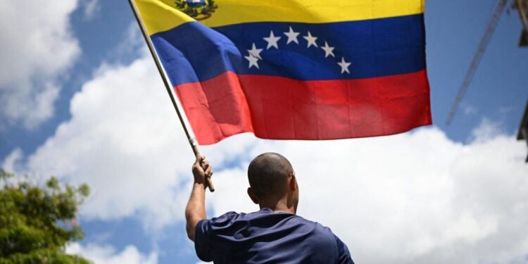 Venezuela: la pobreza volvió a bajar en 2025, pero todavía afecta a dos tercios de la población