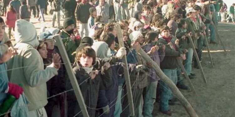 A 30 años del “cutralcazo”, el momento fundacional del movimiento piquetero: «La desocupación pasó a ser un problema estructural»