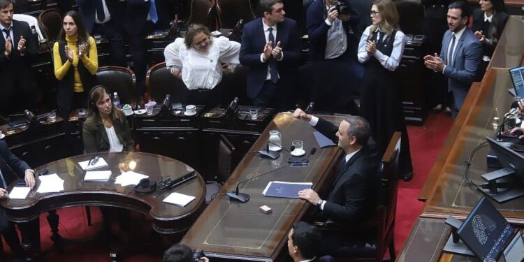A diferencia del Senado, en Diputados los aliados no definen si avanzan contra Manuel Adorni