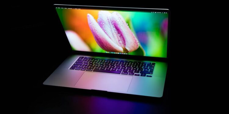 Apple aumentó hasta 33% el precio de las Mac y los iPad: la IA detrás de una suba histórica