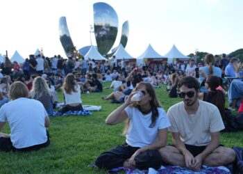 Buenos Aires se reinventa: los desafíos a futuro de una población envejecida, con menos nacimientos y más hogares unipersonales