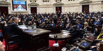 Cómo se negocia la supervivencia del jefe de Gabinete