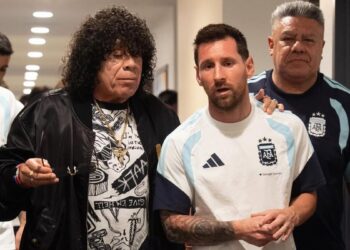 El encuentro de “La Mona” Jiménez y Lionel Messi: el show privado a la Selección Argentina y los elogios del delantero