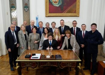 El Gobierno gasta el 12% del presupuesto en pagar deuda: más que lo destinado a Educación, Salud, Ciencia, Vivienda y Trabajo