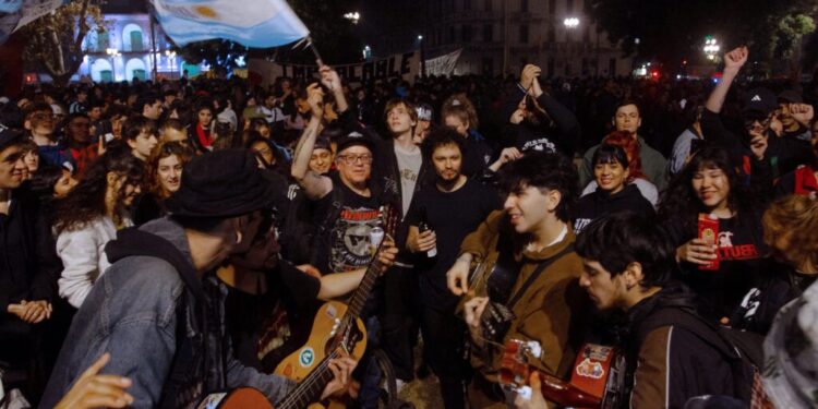 El país llora al Indio Solari: sábado de banderazo masivo en el Obelisco y homenaje en vivo desde la Patagonia