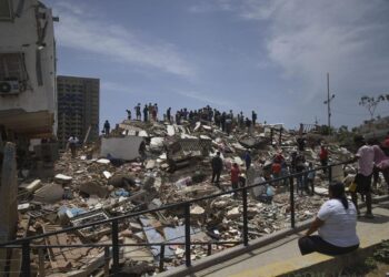 Elevan a 920 el número oficial de muertes por el doble terremoto en Venezuela