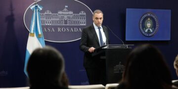 La causa contra Manuel Adorni avanza: deberá declarar en agosto y una testigo complicó su situación judicial