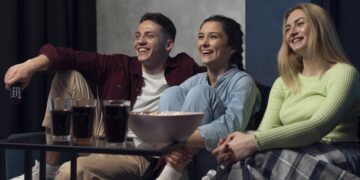 La película escondida de Netflix que te va a levantar el ánimo en solo 90 minutos