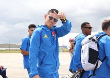 La selección de Colombia partió rumbo a EEUU en medio de críticas por un “desplante” a Gustavo Petro