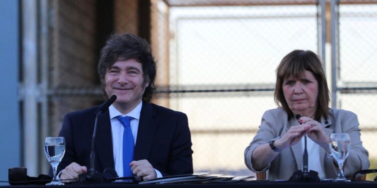 Llamada entre Javier Milei y Patricia Bullrich vuelven a encender alarmas: disidencias en el bloque y renuncia a disposición