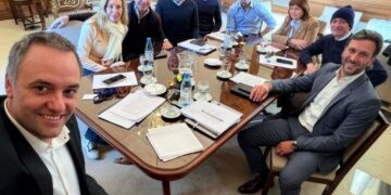 Los Milei creen que es tarde para deshacerse de Adorni y solo piensan en reducir daños