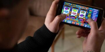 Ludopatía: en pleno mundial, La Libertad Avanza quiere la ley en favor de las apostadoras