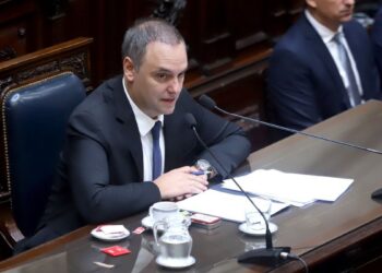Manuel Adorni confirmó que irá al Senado en medio de la presión opositora por su declaración jurada
