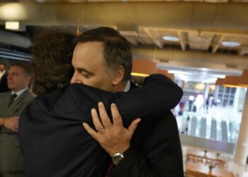 Manuel Adorni, en la pescadería: el Congreso le devolvió la pelota a Javier Milei