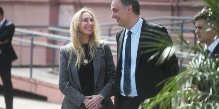 Maratónica jornada del Gobierno para retomar el control de la agenda legislativa y sellar de forma definitiva el caso Manuel Adorni