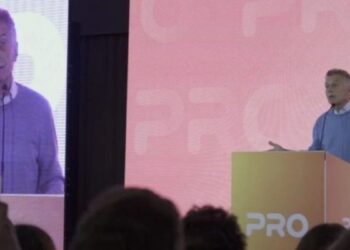 Mauricio Macri redobló la presión contra Adorni: “Mantenerlo destruye el cambio”