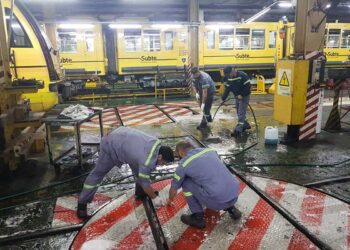 Pese a postergar dos veces la licitación, el macrismo avanza en aprobar una deuda millonaria para la Línea F
