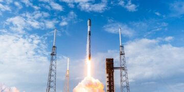 SpaceX lanza su cohete Falcon 9 poco antes de salir a bolsa