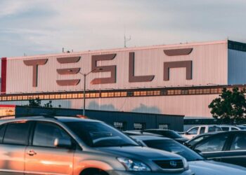 Tesla bajo la lupa: ¿es seguro el sistema autónomo de Elon Musk?