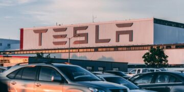 Tesla bajo la lupa: ¿es seguro el sistema autónomo de Elon Musk?