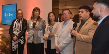 La colección de arte de NBCH se muestra en el Club Social