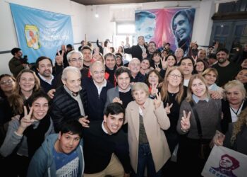 Axel Kicillof apuntó contra Javier Milei y llamó a “reconstruir una Argentina del lado del pueblo y sus trabajadores”
