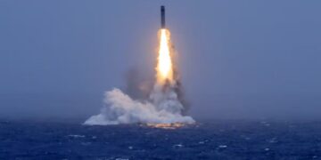 China lanzó un misil desde un submarino y provoca alertas en el Pacífico